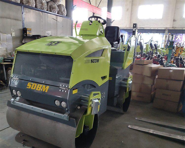 擼起袖子加油干！小型壓路機(jī)企業(yè)讓創(chuàng)新發(fā)揮最大的生產(chǎn)力！