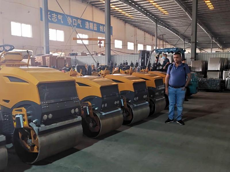 2噸小型壓路機(jī)操作竟然這么簡單!