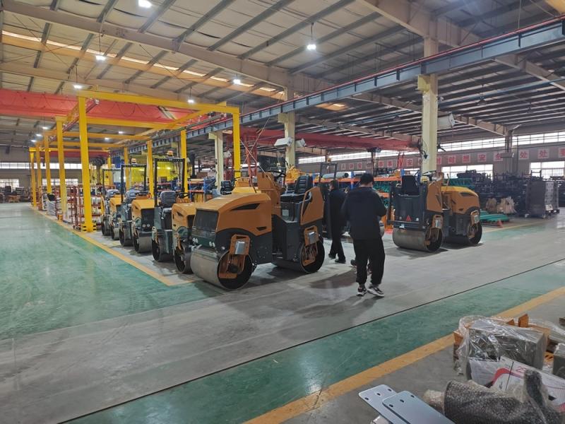 小型壓路機(jī)價(jià)格不能盲從，先把知識(shí)來(lái)學(xué)起！